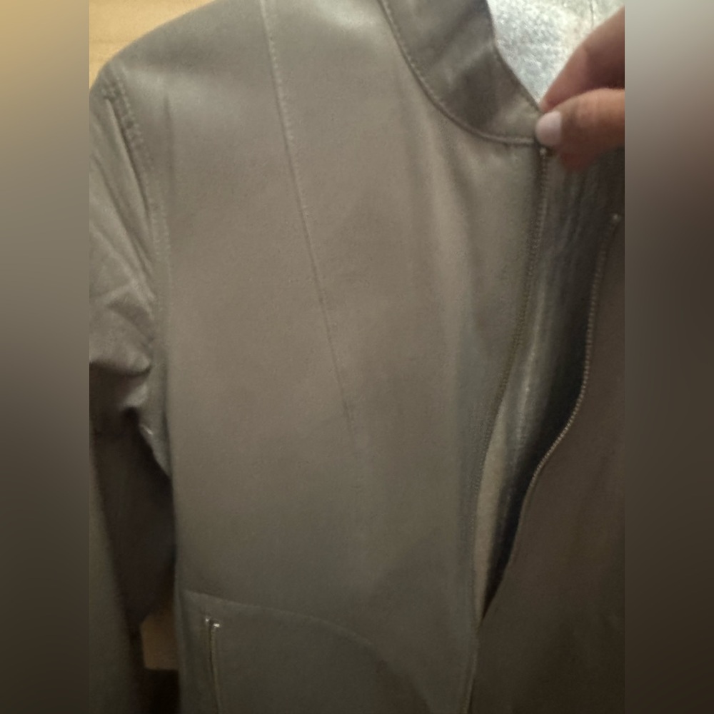 Lamarqué brand leather silver jacket size small (size 4-6). Perfect conditions. - Picture 6 of 6